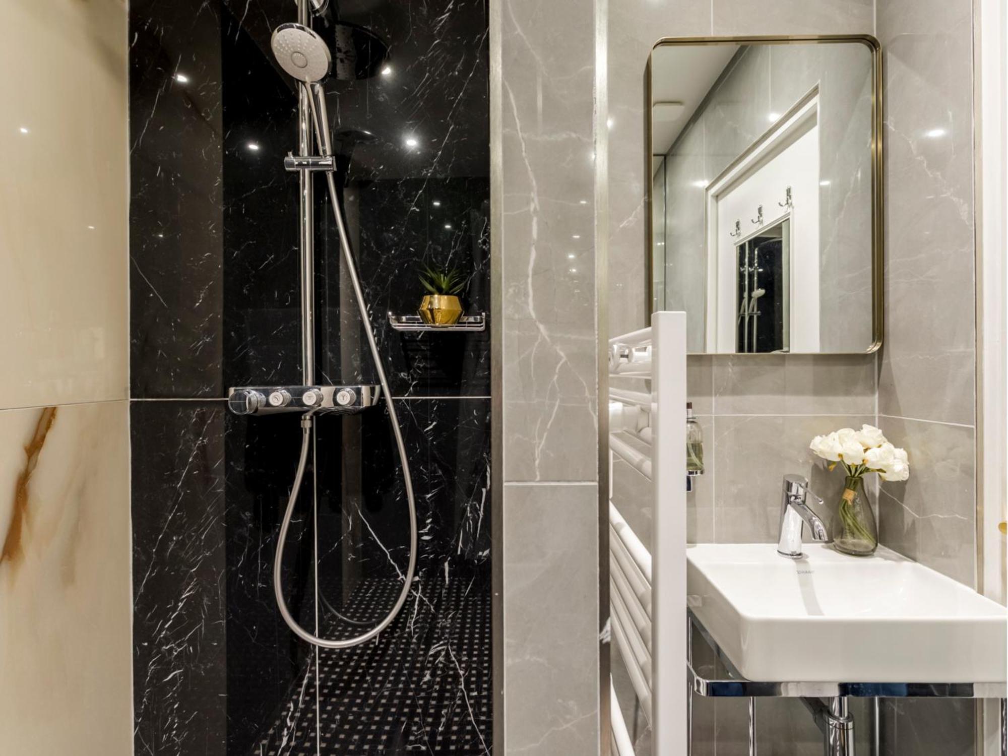 Merveil - Luxury Suite -Champselysees- Florentin I Parijs Buitenkant foto